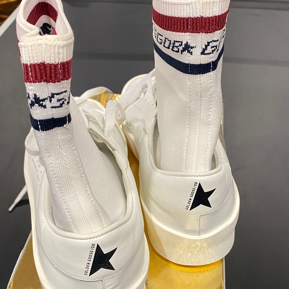 Golden Goose Cream Sneakers with Gold Detail - Picture 6 of 12